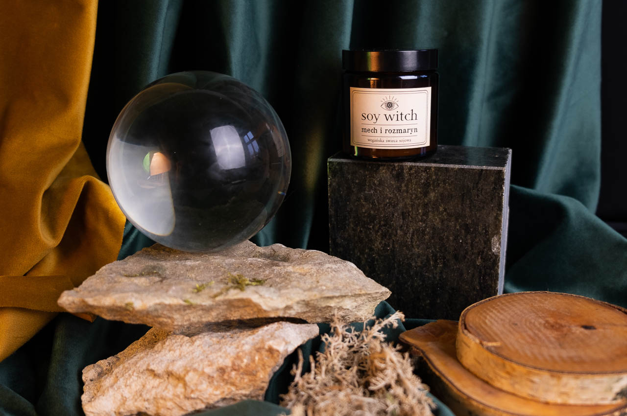 Mech i rozmaryn - świeczka na wakacje 