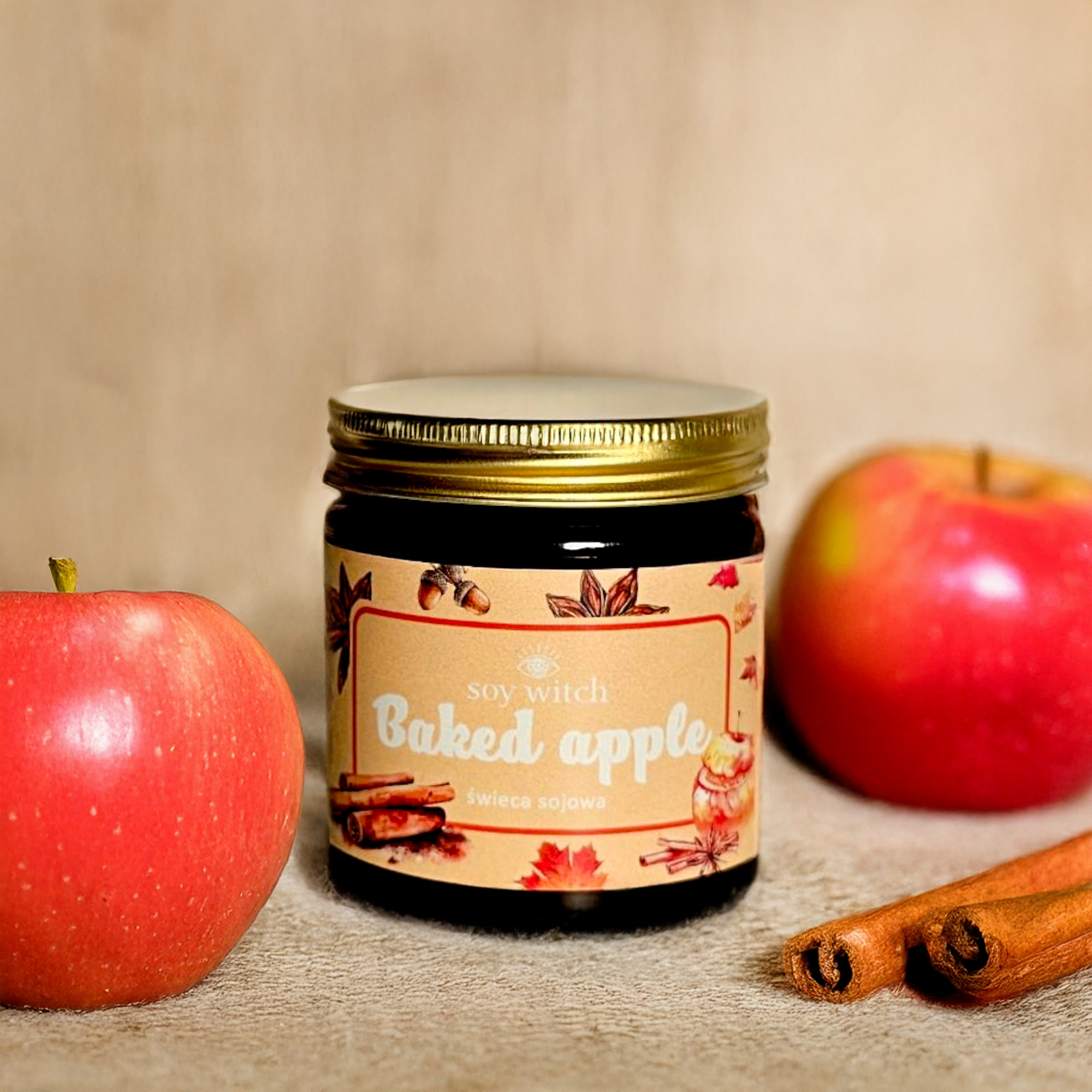 Soy Witch Backed Apple - świeca sojowa 120 ml 3 Soy Witch Backed Apple - świeca sojowa 120 ml - obrazek 4